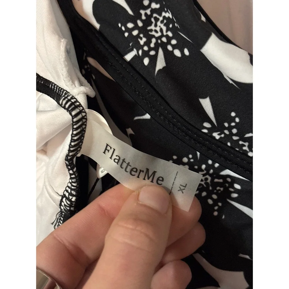Flatter Me Black White Floral One Piece Swimsuit Lace Up Plunge V Neck XL nwt‎